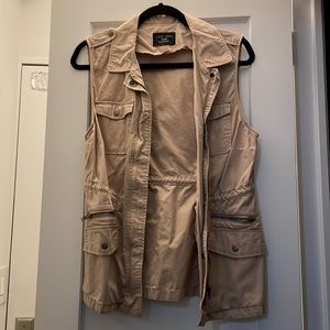 Medium tan cargo vest